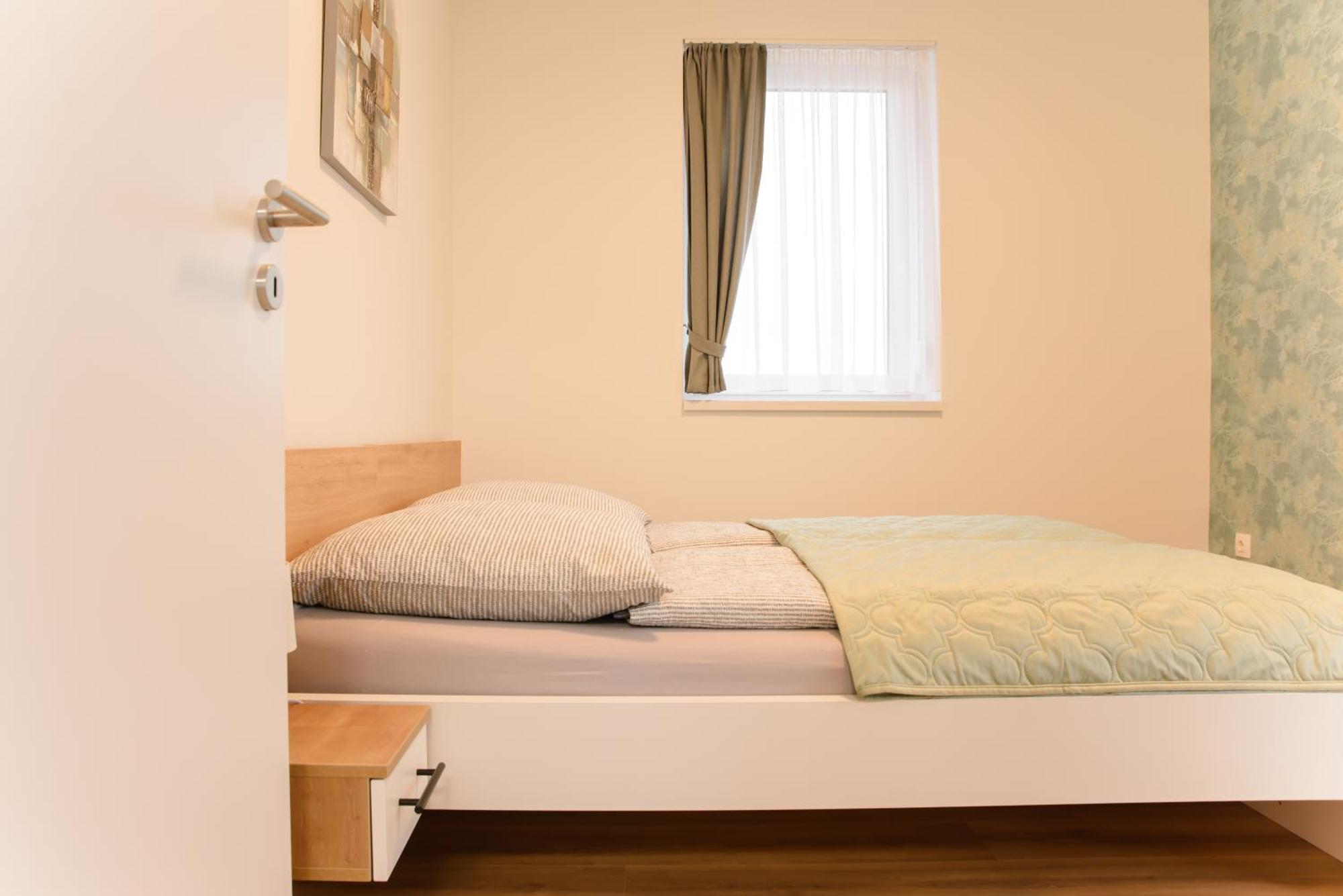 Eliza 2 Apartman Buk Ngoại thất bức ảnh